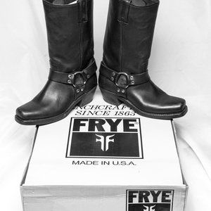 Women's Frye Boots Size 7.5